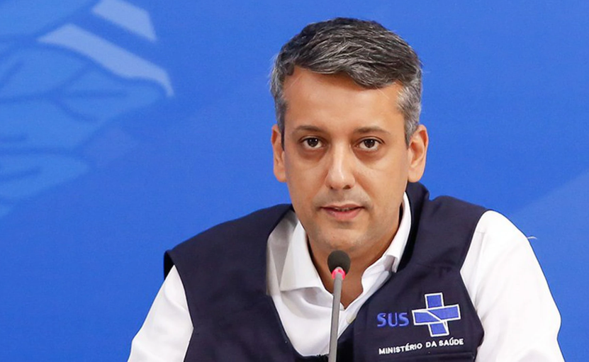 Presidente da CPI, Omar Aziz prende Roberto Dias por perjúrio