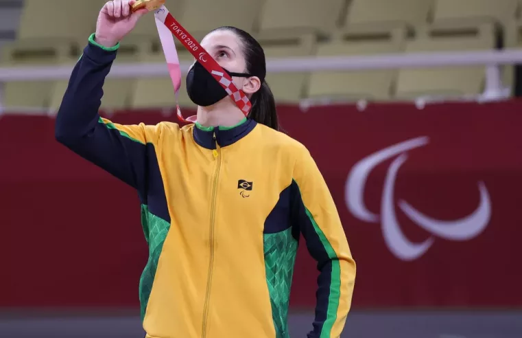 Atleta paralímpica Alana Maldonado conquista primeira medalha de ouro na história do judô feminino