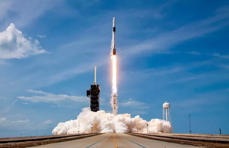 Turismo espacial: SpaceX levará quatro passageiros para viagem de três dias ao redor da Terra