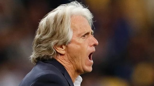 Benfica espera pedido de demissão de Jesus