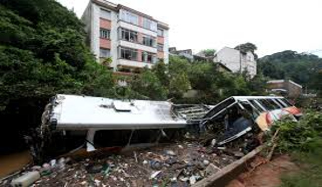 Editorial – Entra e sai: Prefeitos, Governadores e Presidentes, e as tragédias a exemplo agora, a de Petrópolis continuam.
