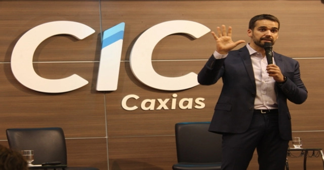 Leite fala em ‘passar o bastão’ e coragem para encarar cenário nacional