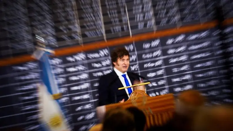 Milei sofre derrota no congresso