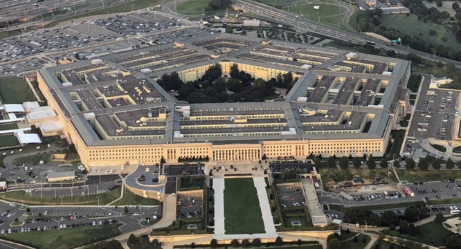 Governo Trump discute estratégia militar após ataques à Venezuela, enquanto Maduro reafirma lealdade e mobiliza aliados internacionais